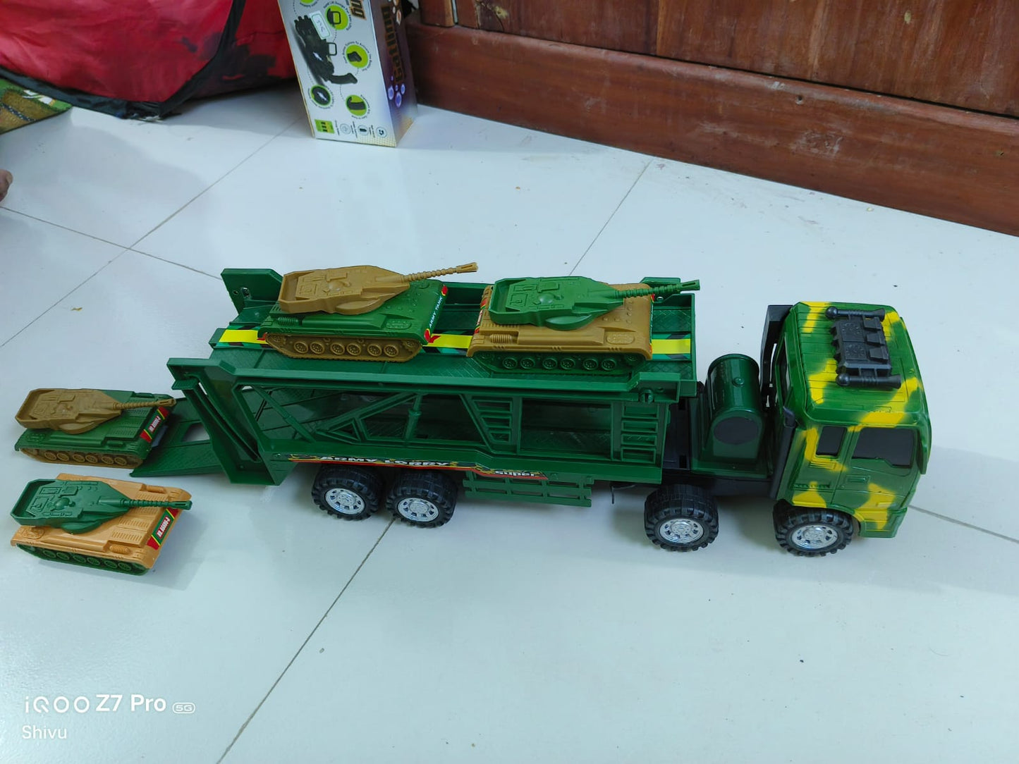 আর্মী লরি গাড়ি খেলনা