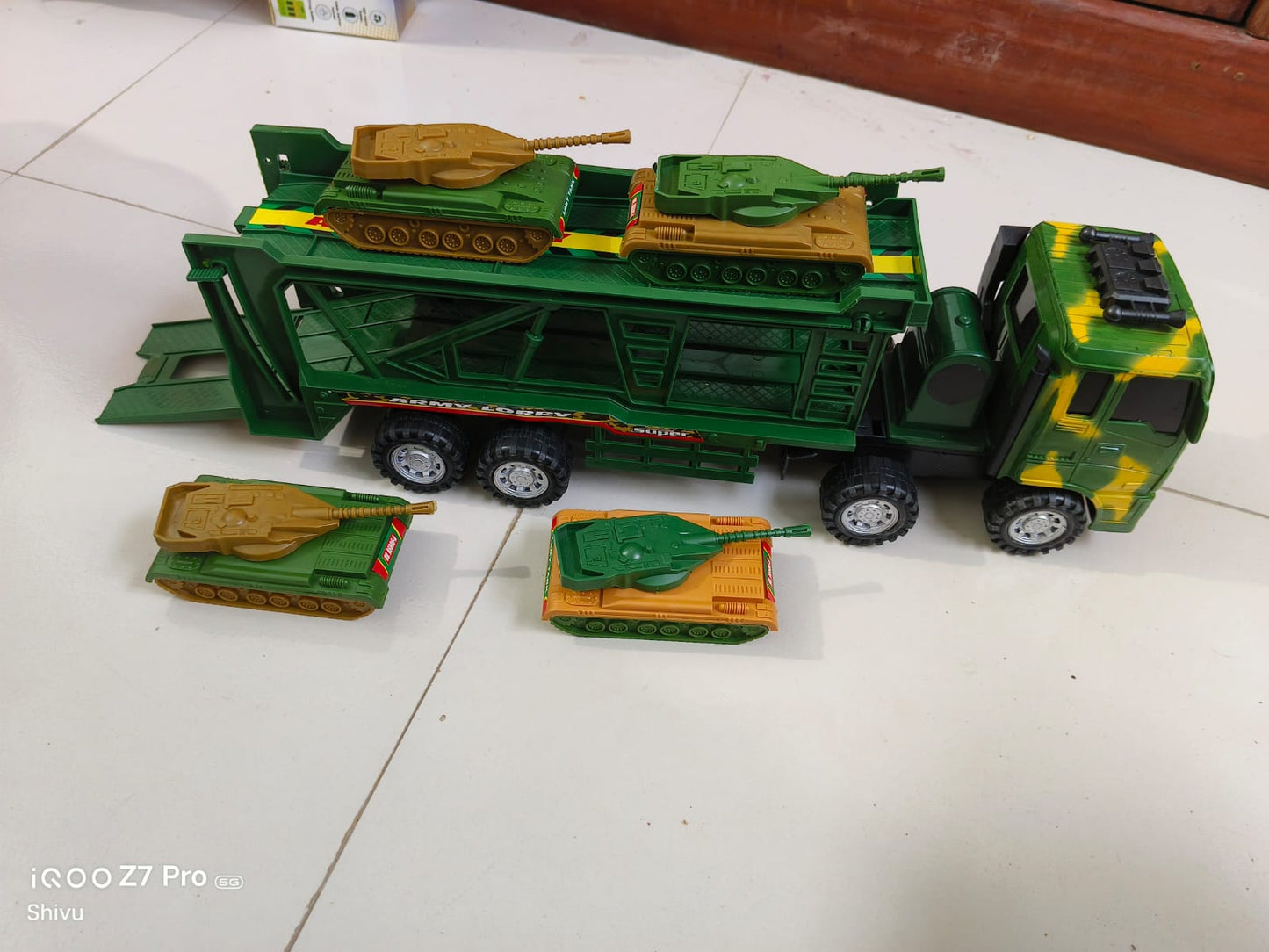 আর্মী লরি গাড়ি খেলনা